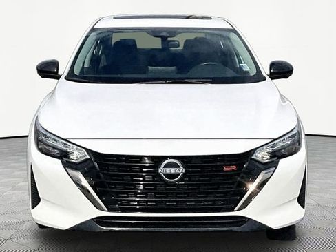 Used 2025 Nissan Sentra SR w/ SR Premium Package image 2