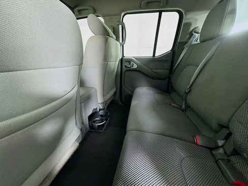 Used 2021 Nissan Frontier SV w/ SV Utility Package image 37