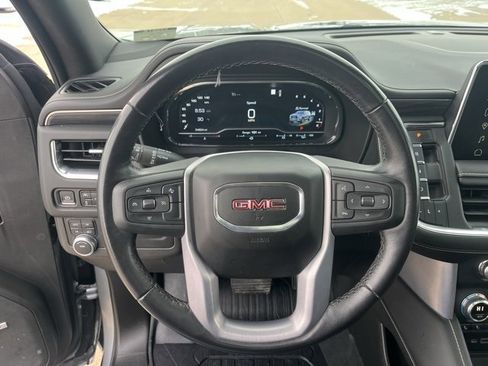 Used 2023 GMC Yukon XL SLT image 17