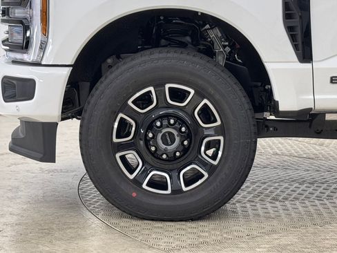 New 2026 Ford F250 Platinum w/ FX4 Off-Road Package image 11
