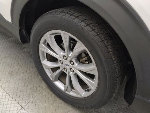 Used 2020 Ford Explorer XLT w/ Equipment Group 202A RWD image 31