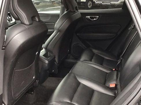Used 2023 Volvo XC60 B5 Core AWD/4WD image 5