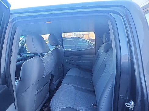 Used 2015 Toyota Tacoma 4x4 Double Cab image 10