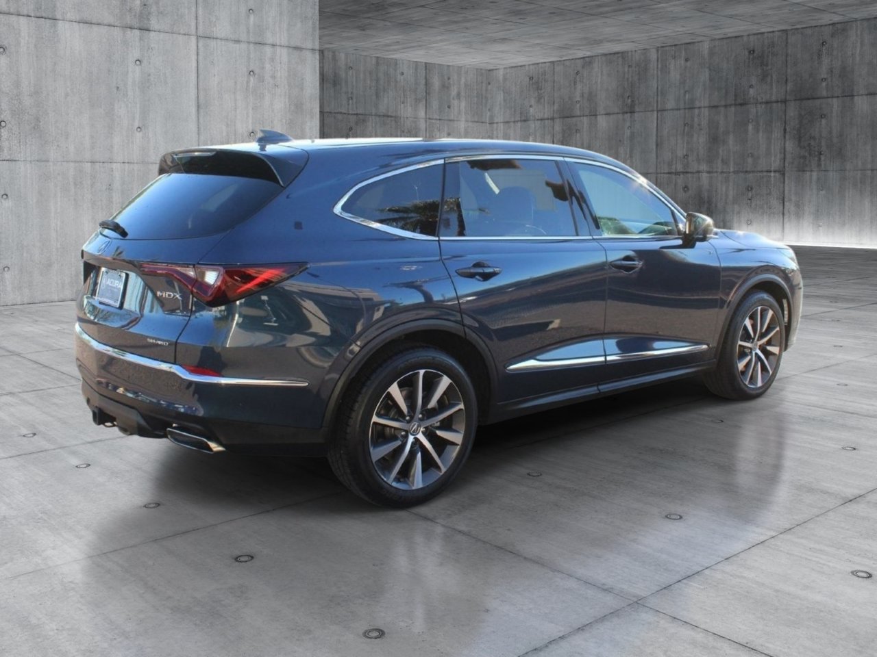 Used 2025 Acura MDX w/ Technology Package AWD/4WD image 5