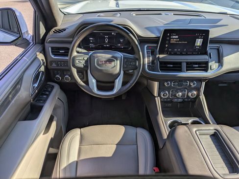 Used 2022 GMC Yukon XL SLT w/ SLT Luxury Package AWD/4WD image 31