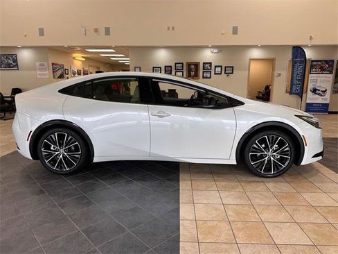 Certified 2025 Toyota Prius Limited image 2