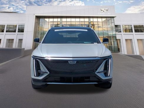 Certified 2024 Cadillac Lyriq Tech RWD image 2
