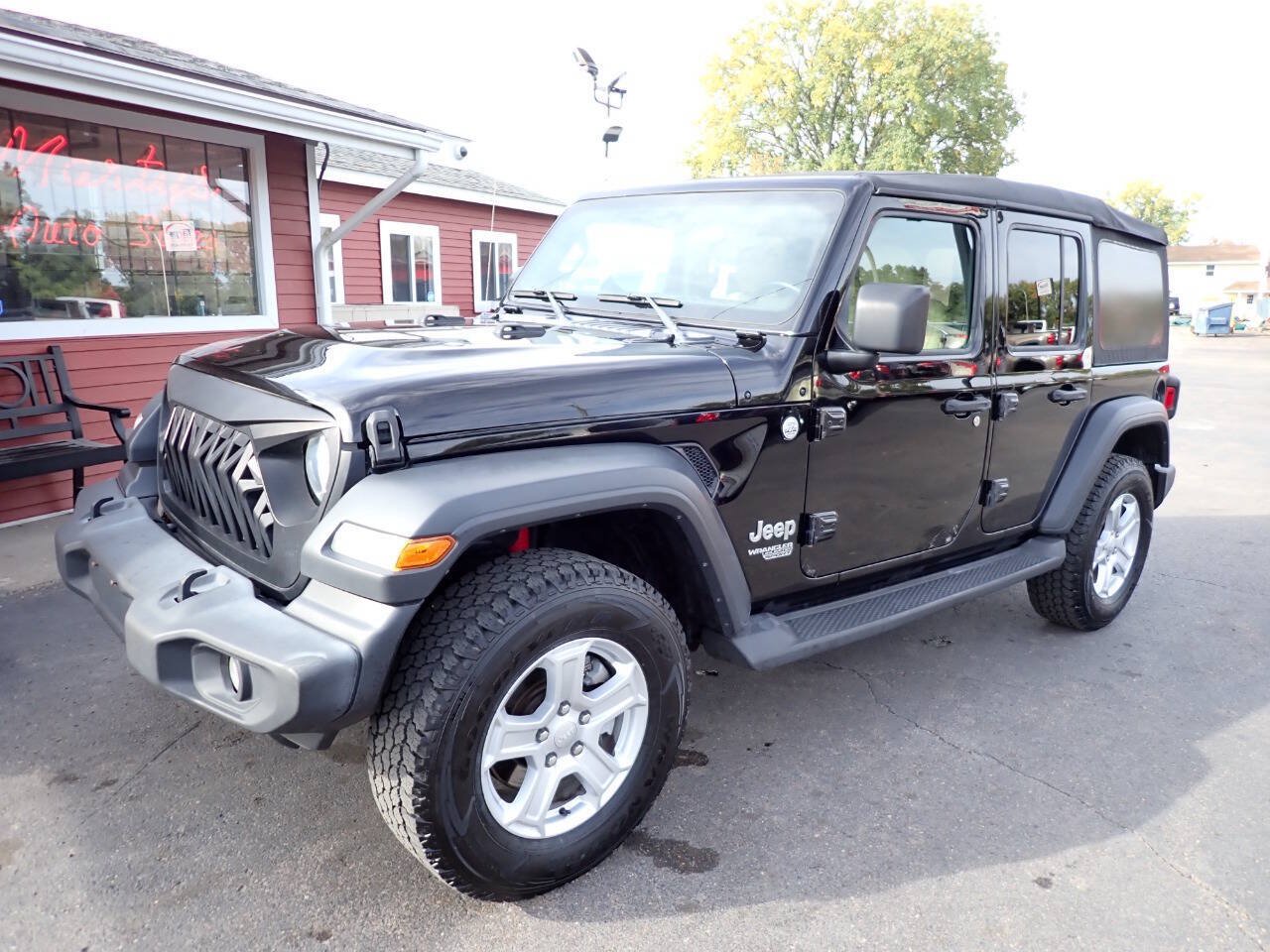 Used 2019 Jeep Wrangler Unlimited Sport S AWD/4WD image 3