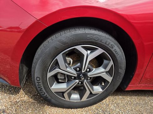 Used 2021 Kia Forte LXS FWD image 7