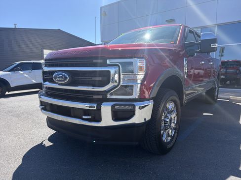 Used 2025 Chevrolet Silverado 1500 LT image 2