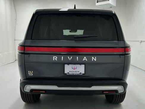 Used 2023 Rivian R1S Adventure image 7
