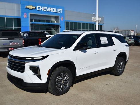 New 2026 Chevrolet Traverse LT w/ Driver Confidence Package image 7