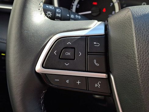 Used 2025 Toyota Highlander XLE image 21