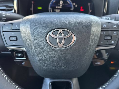 New 2026 Toyota Camry Hybrid FWD image 27