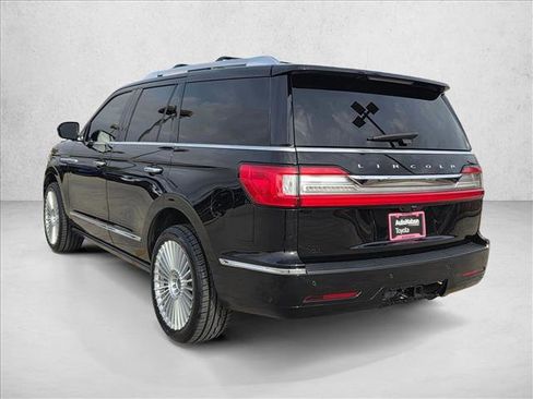 Used 2019 Lincoln Navigator Reserve image 8