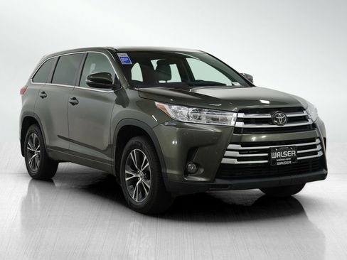 Used 2017 Toyota Highlander Plus image 7
