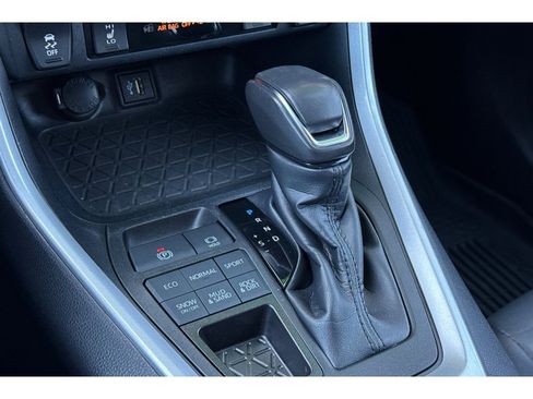 Used 2023 Toyota RAV4 XLE Premium image 23