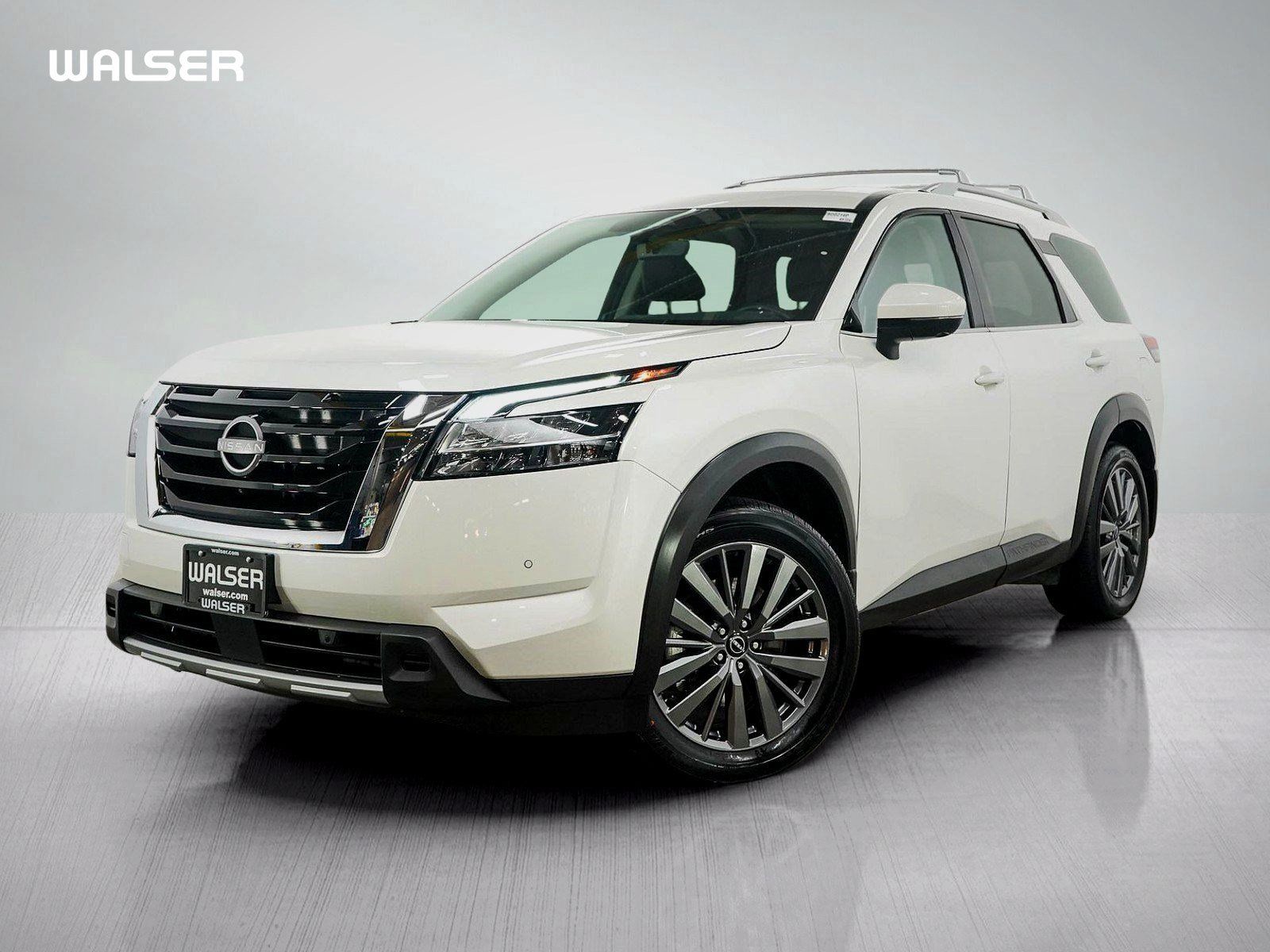 Used 2024 Nissan Pathfinder SL w/ SL Premium Package AWD/4WD image 1
