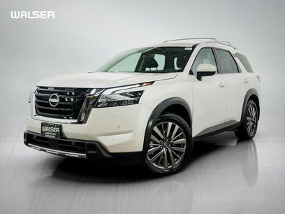 Used 2024 Nissan Pathfinder SL w/ SL Premium Package