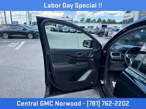 Certified 2023 GMC Acadia SLT w/ Elevation Edition AWD/4WD image 12