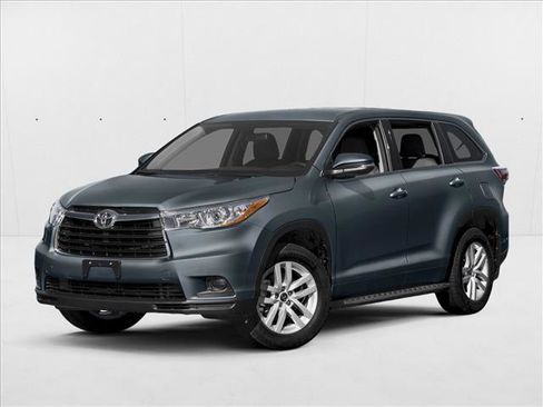Used 2016 Toyota Highlander LE w/ Protection Package #3 image 1