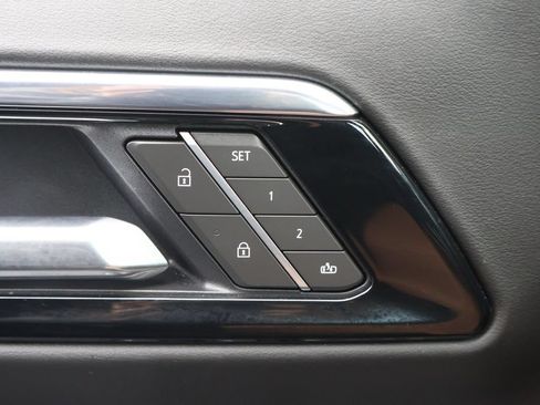 Used 2025 Chevrolet Tahoe Z71 AWD/4WD image 39
