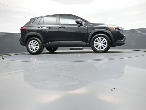 Certified 2025 Toyota Corolla Cross L image 28