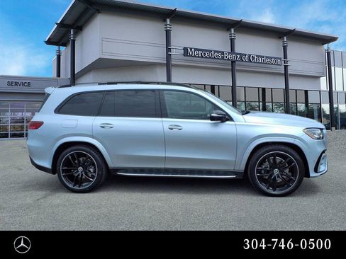 Used 2025 Mercedes-Benz GLS 580 4MATIC image 2