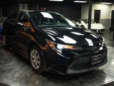 Used 2020 Toyota Corolla LE FWD image 5