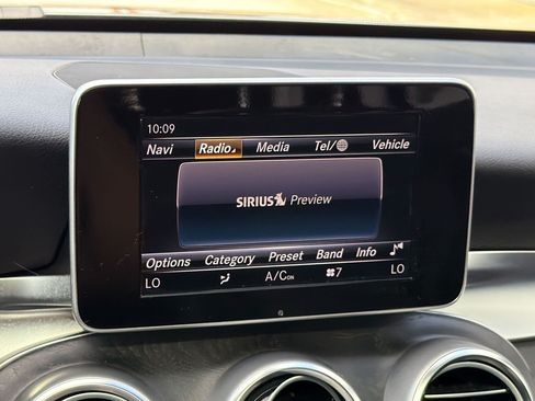 Used 2018 Mercedes-Benz GLC 300 4MATIC image 20