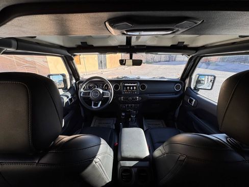 Used 2022 Jeep Wrangler Unlimited Sahara image 18