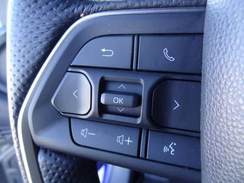 Used 2024 Toyota Tacoma TRD Off-Road w/ TRD Off Road Upgrade Package AWD/4WD image 19