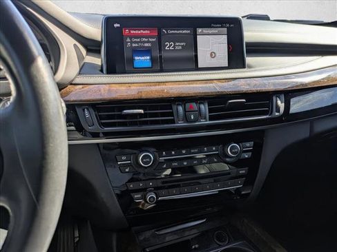 Used 2018 BMW X5 xDrive50i image 11