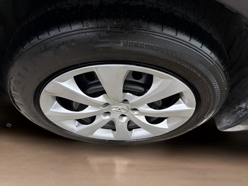 Used 2022 Toyota Corolla LE FWD image 9