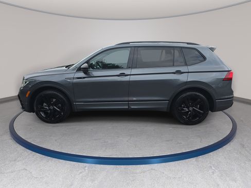 Used 2023 Volkswagen Tiguan SE R-Line FWD image 8