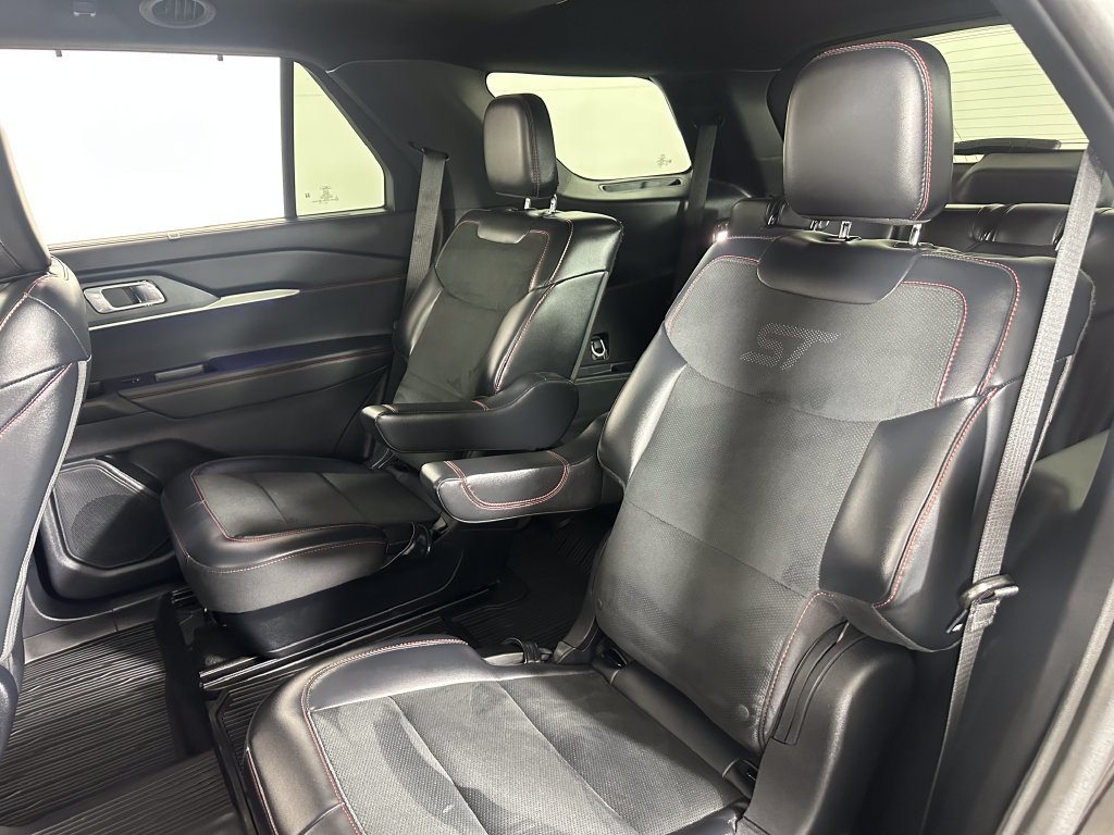 Used 2025 Ford Explorer ST AWD/4WD image 23