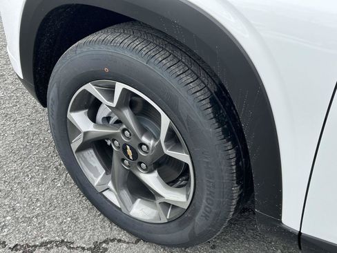 New 2026 Chevrolet Trax LT w/ Driver Confidence Package image 9