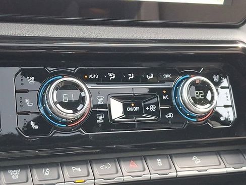 New 2026 GMC Sierra 2500 AT4 w/ AT4 Premium Plus Package AWD/4WD image 17