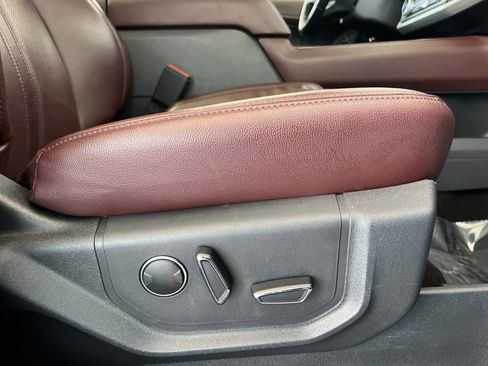 Used 2023 Ford Expedition Limited image 22