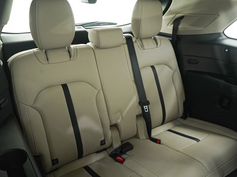 Certified 2024 MAZDA CX-90 Plug-In Hybrid w/ Premium Pkg image 16