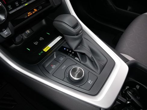 Certified 2025 Toyota RAV4 XLE w/ Convenience Package image 24