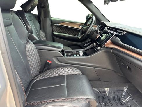 Used 2022 Jeep Grand Cherokee L Summit w/ Advanced Protech Group IV AWD/4WD image 16