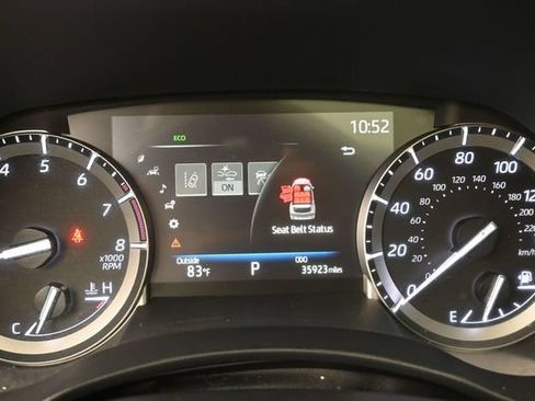 Used 2022 Toyota Highlander XLE AWD/4WD image 21