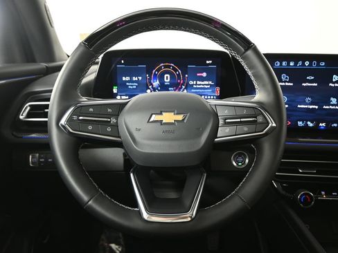 Used 2025 Chevrolet Traverse High Country w/ LPO, Floor Liner Package AWD/4WD image 37
