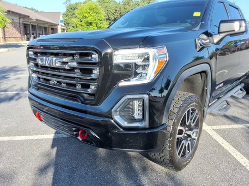 Certified 2022 GMC Sierra 1500 AT4 w/ AT4 Premium Package AWD/4WD image 9