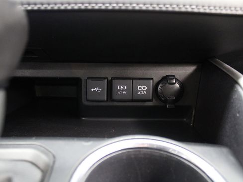 Used 2021 Toyota Highlander XLE FWD image 48
