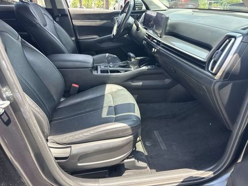 Used 2024 Kia Sorento S FWD image 33