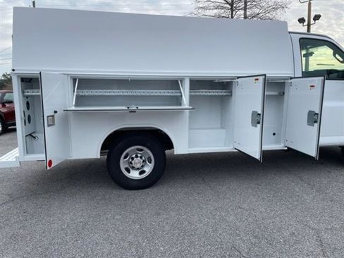 New 2025 Chevrolet Express 3500 w/ Power Convenience Package RWD image 10