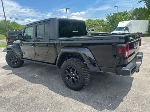 Used 2023 Jeep Gladiator Sport AWD/4WD image 3