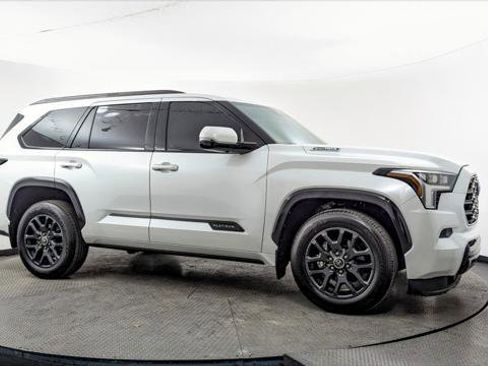 Used 2023 Toyota Sequoia Platinum image 11